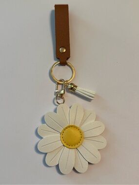 Boho Daisy Tassel Keychain